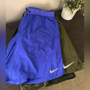 Men’s Nike shorts pair